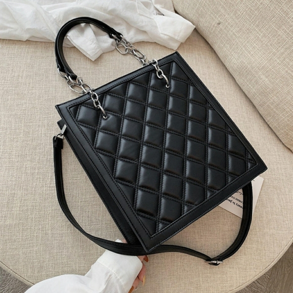 Beautiful black Quilted bag - Picture 2 of 4